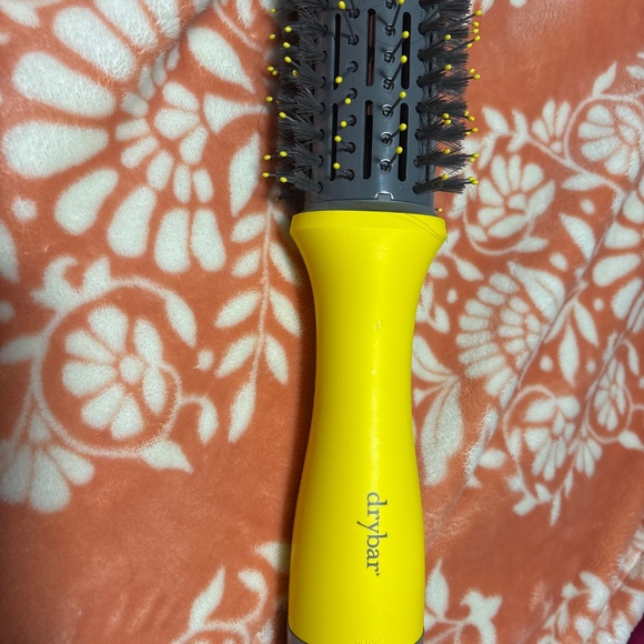 The Single Shot Round Blow-Dryer Brush